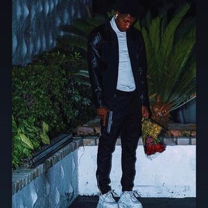 Meet your Posher, Derion